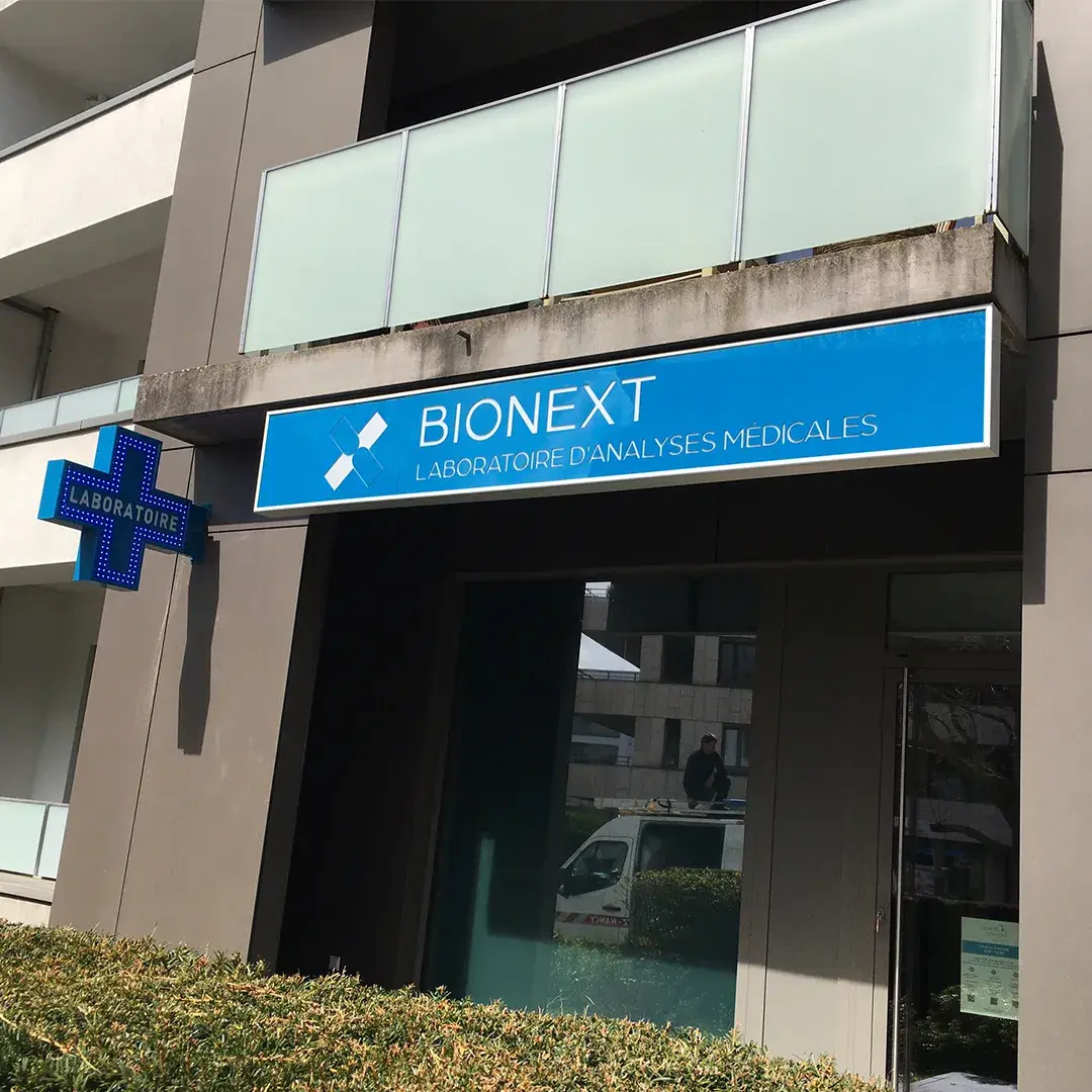 Fachada do laboratório de análises médicas BIONEXT em Luxembourg, 32 Boulevard Marcel Cahen