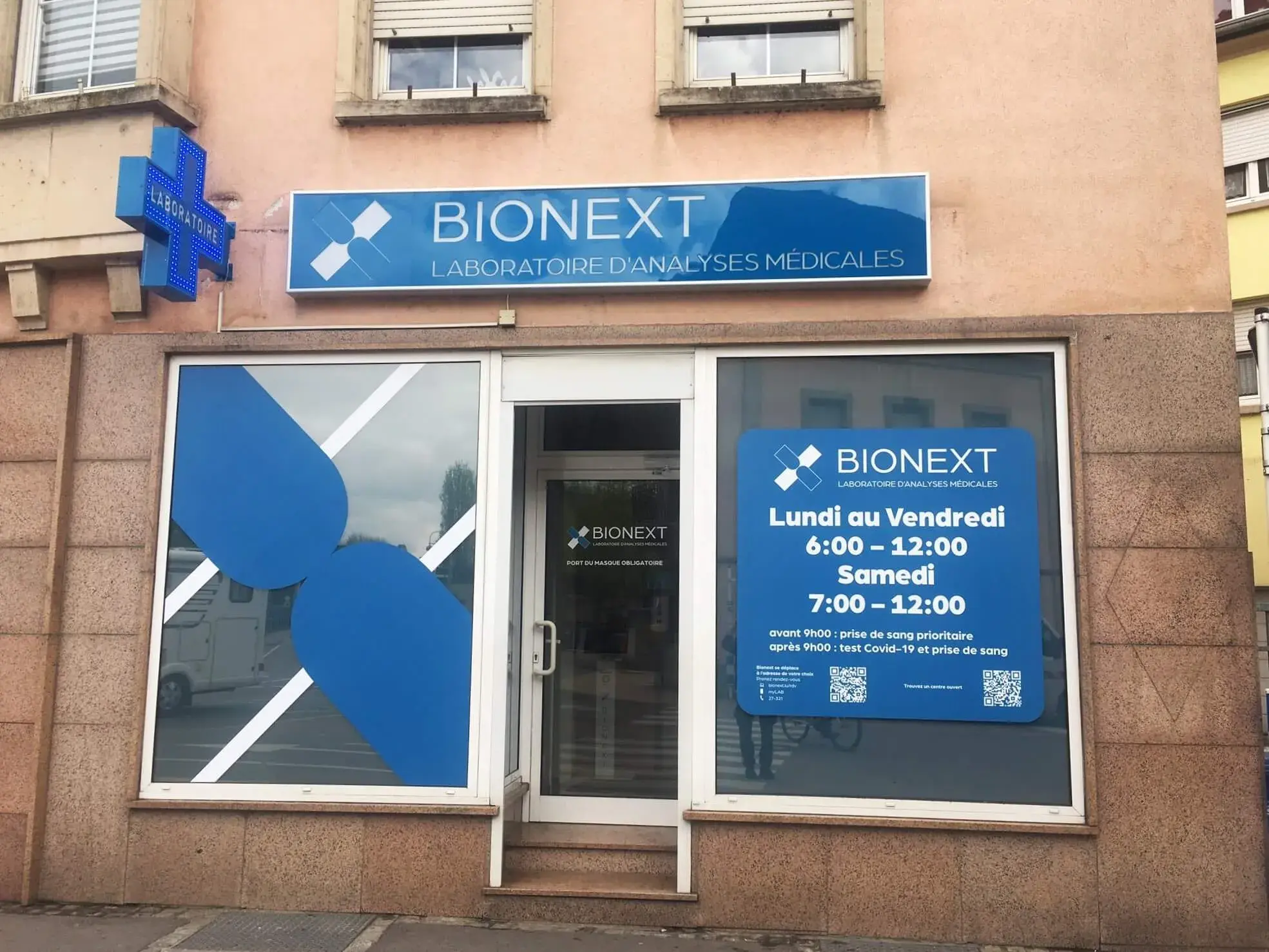 Fassade des BIONEXT-Labors für medizinische Analysen in Ettelbruck, 28 Rue de Bastogne