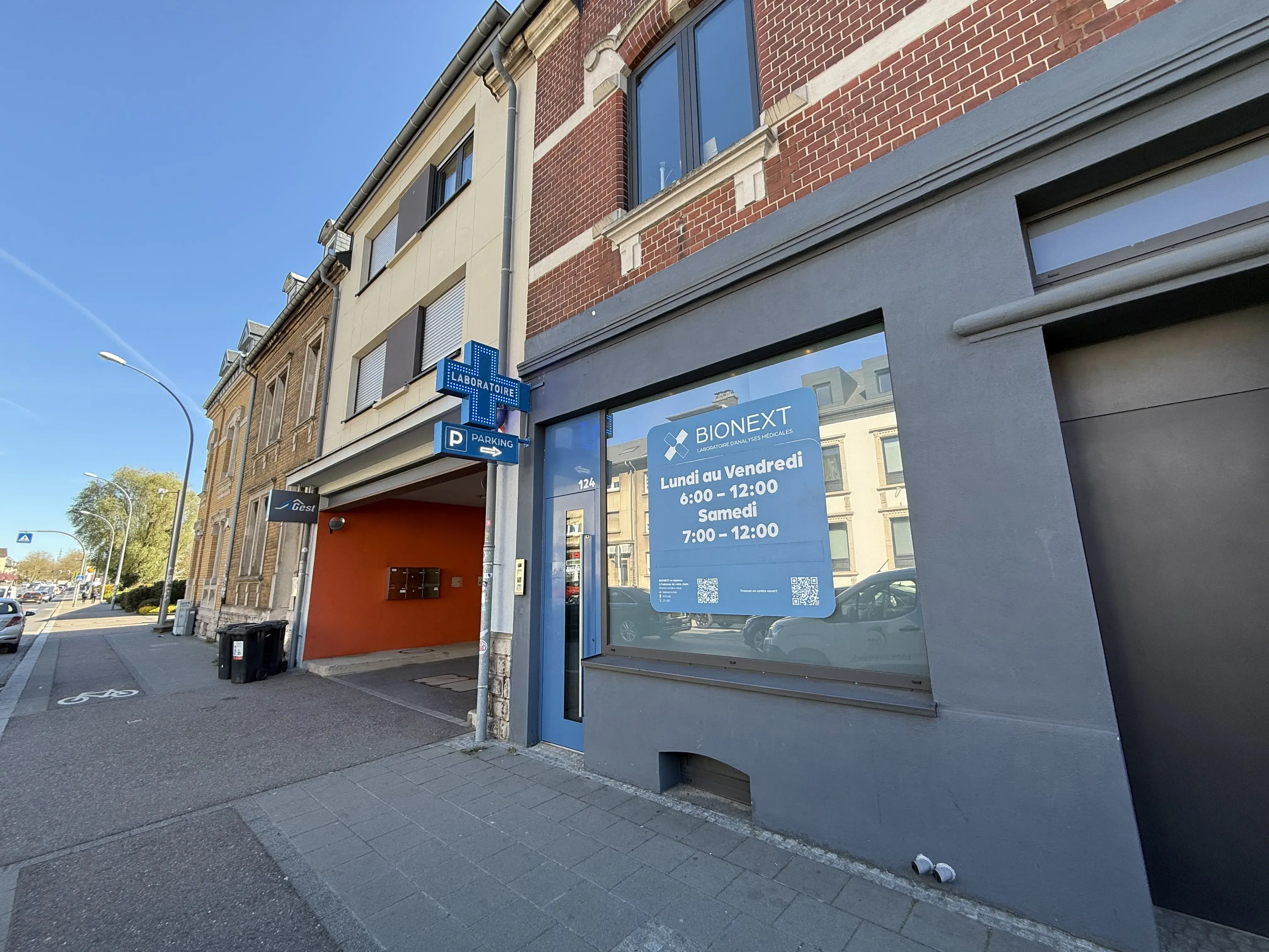 Fachada do laboratório de análises médicas BIONEXT em Esch-sur-Alzette, 124 rue de Luxembourg