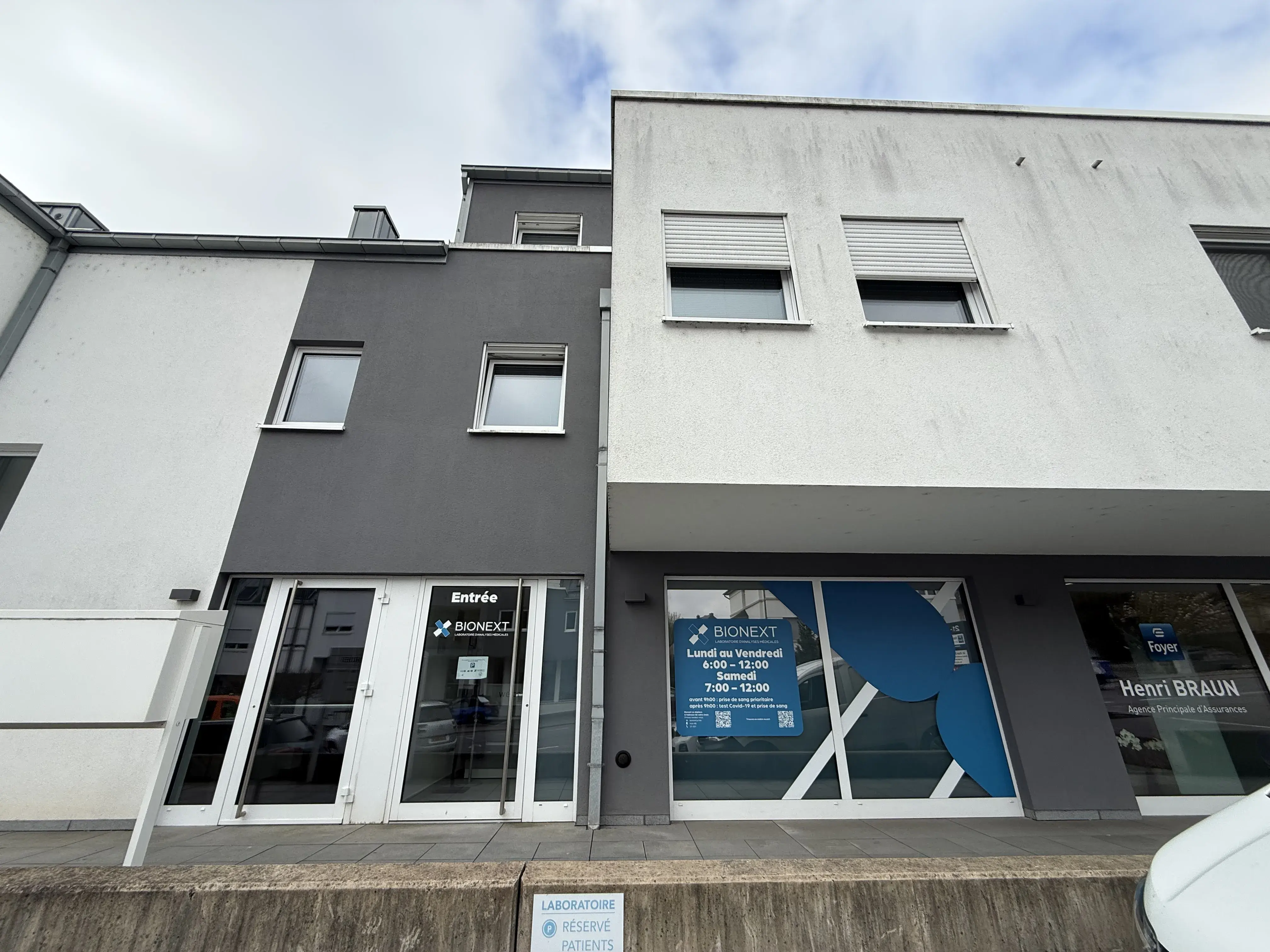 Fassade des BIONEXT-Labors für medizinische Analysen in Mersch, 21-23 rue de Colmar Berg