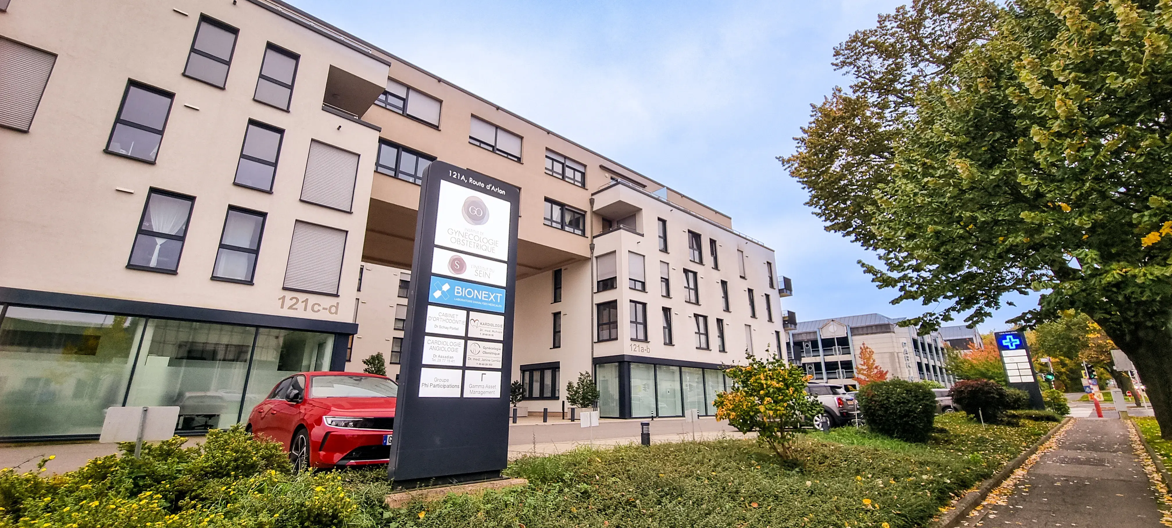 Fassade des BIONEXT-Labors für medizinische Analysen in Luxembourg, 121A route d'Arlon