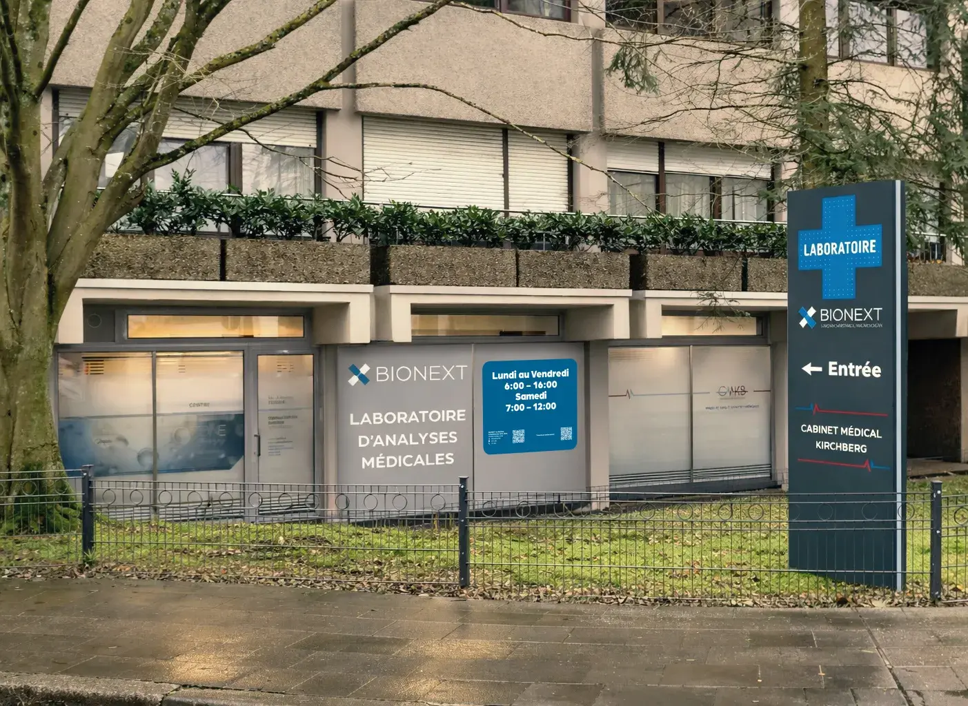 Fassade des BIONEXT-Labors für medizinische Analysen in Luxembourg, 13 rue Jean-Pierre Sauvage 