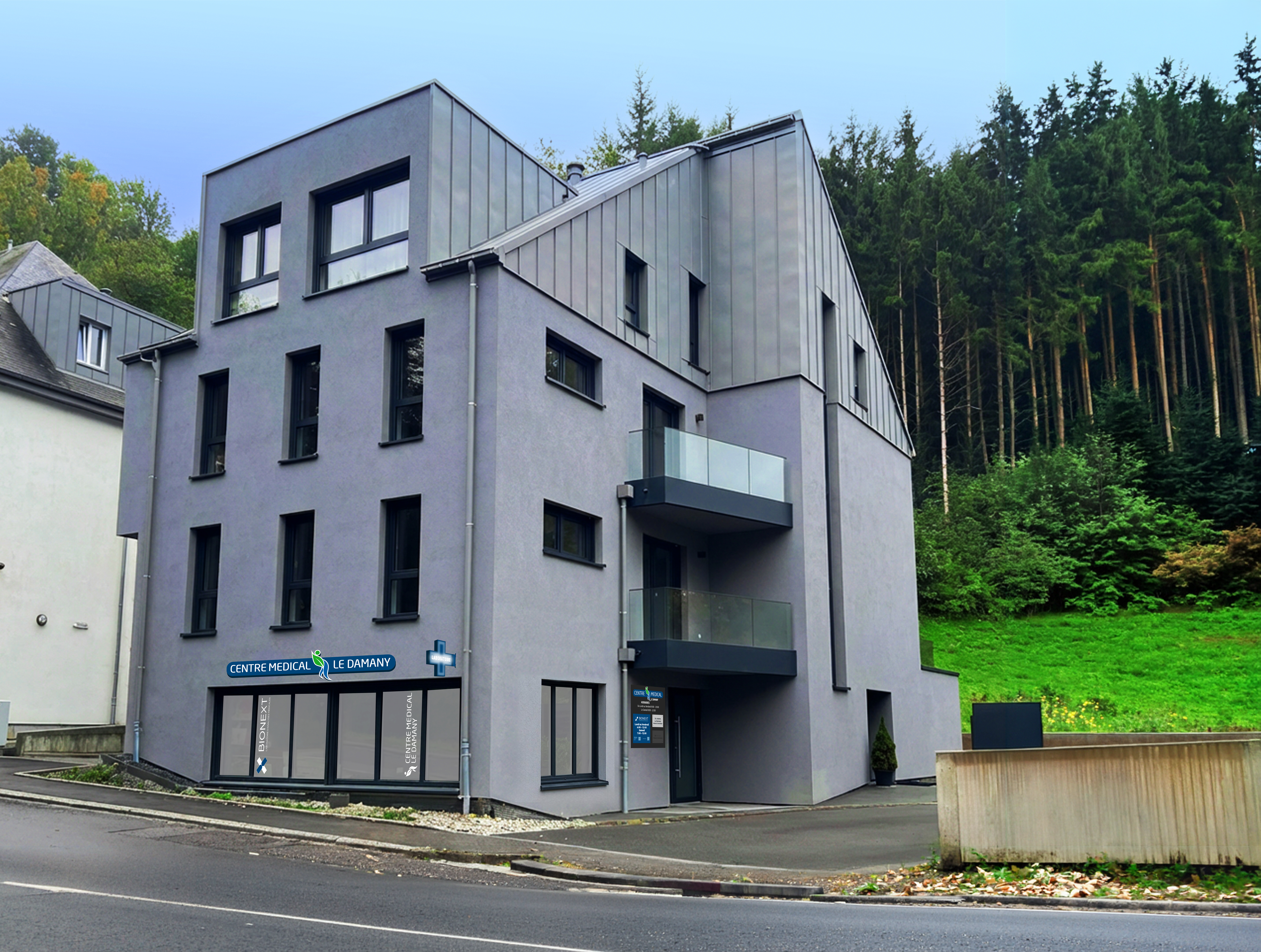 Neues BIONEXT-Labor im Centre Médical Le Damany in Luxemburg, im Erdgeschoss eines modernen Gebäudes.